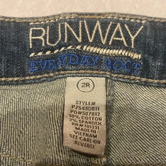 RUNWAY Distressed Refuge Every Day Boot Size 2 Blue Jeans - Picture 4 of 12